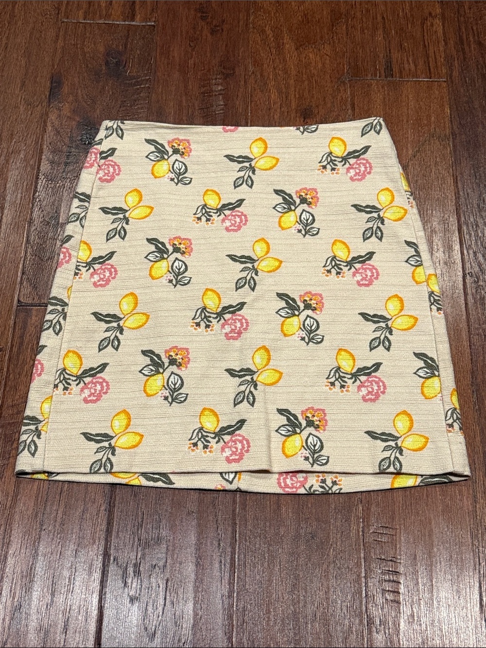 Size 0 LOFT Cream Lemon Print Mini Skirt - Unbranded